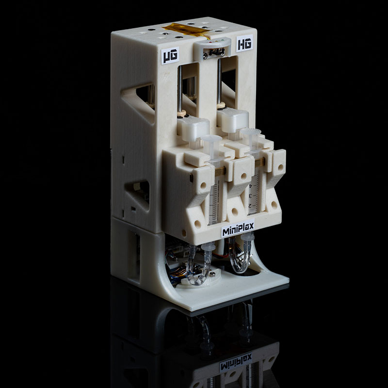 Оборудование MiniFix для сохранения биологических образцов во время космических миссий. Изображение предоставлено Немецким аэрокосмическим центром.